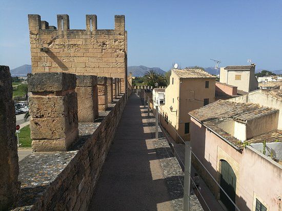 la Muralla de Alcúdia